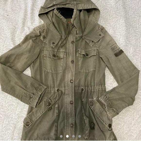 Lightweight Utility Jacket - Picture 2 of 3